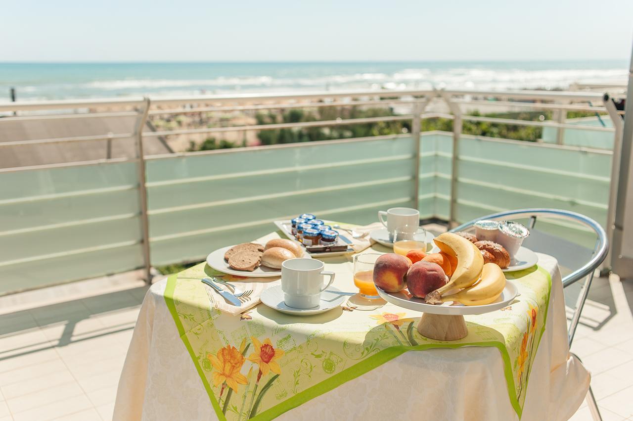 Hotel Riviera Сильви-Марина Экстерьер фото